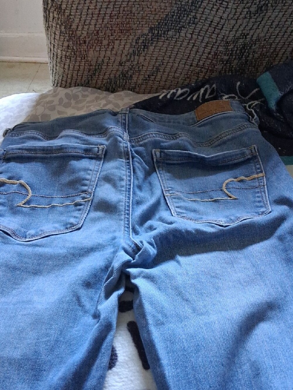 American Eagle Outfitters Light Blue High-Rise Jeans - Picture 4 of 4